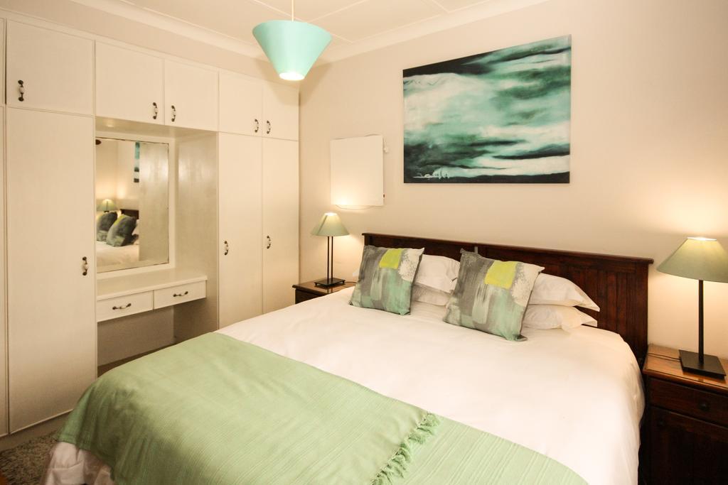39 On Nile Guest House Port Elizabeth Bilik gambar